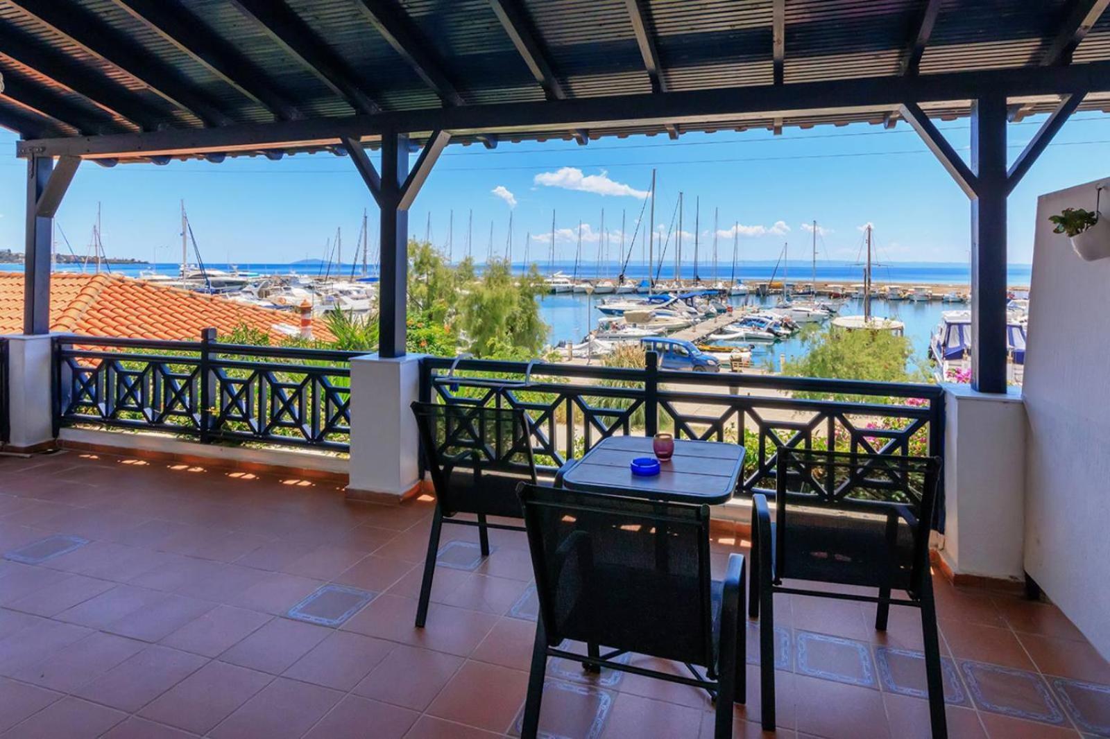 Apartamento Nikiti Seafront Blue Exterior foto